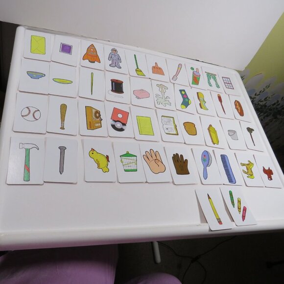 4 Picture Card Games 1972 Milton Bradley #7579 LIKE NEW CARDS, ALL PIECES - Picture 13 of 16